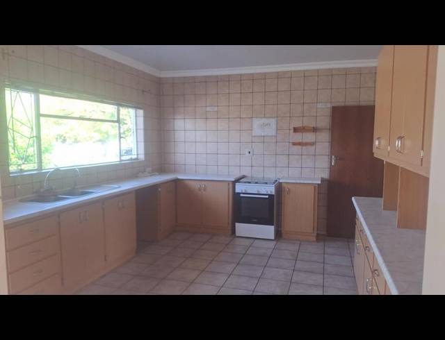 4 BEDROOM PROPERTY TO RENT IN MEYERHOF